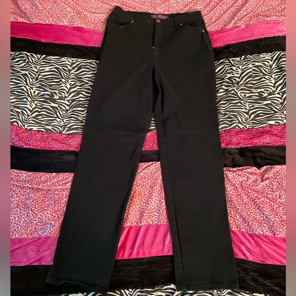 Women’s Straight-Leg Jeans